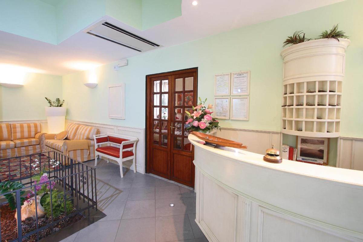 Hotel Villa Bianca Лайджелия Екстериор снимка