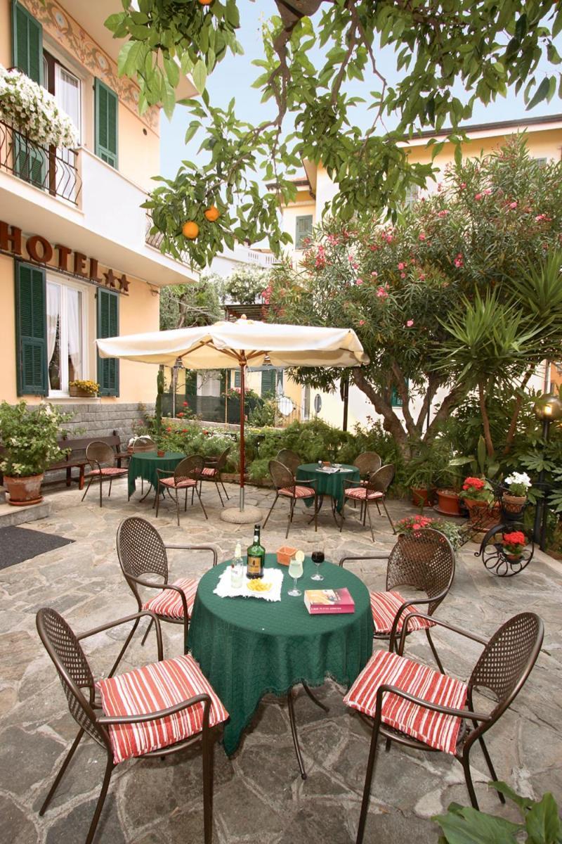 Hotel Villa Bianca Лайджелия Екстериор снимка